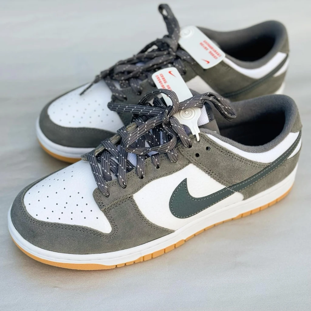 NIKE DUNK LOW ”Grey Gum“ 反光麂皮煙灰『二樓國際精品』
