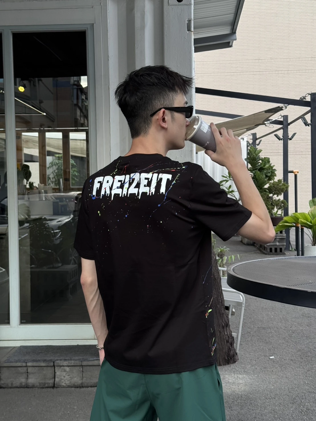 【Freizeit費瑞特】潑漆造型｜短袖(黑)