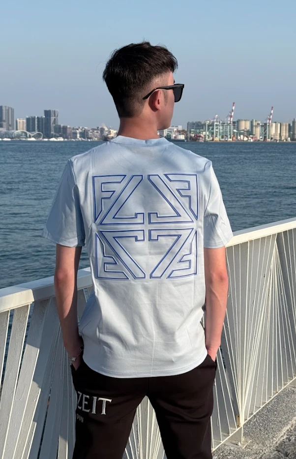 【Freizeit費瑞特】反光造型Logo｜上衣(冰藍)
