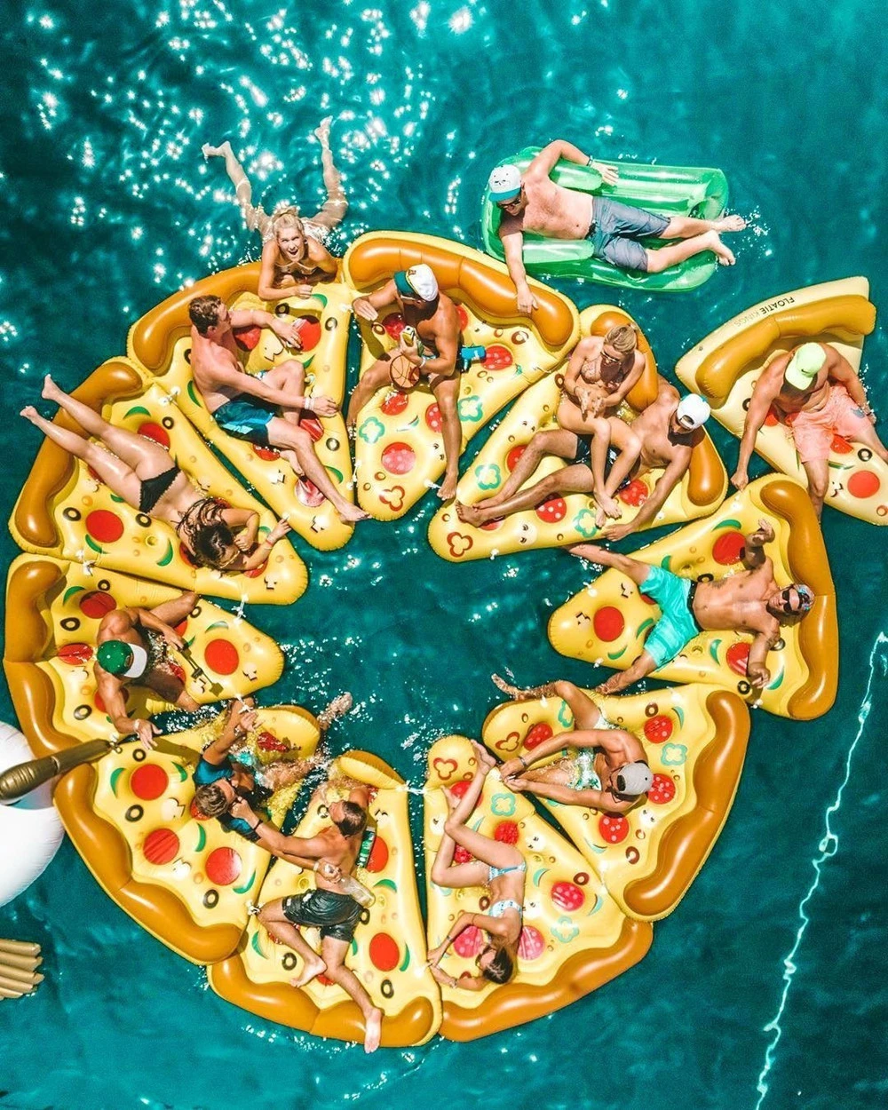 PIZZA浮排