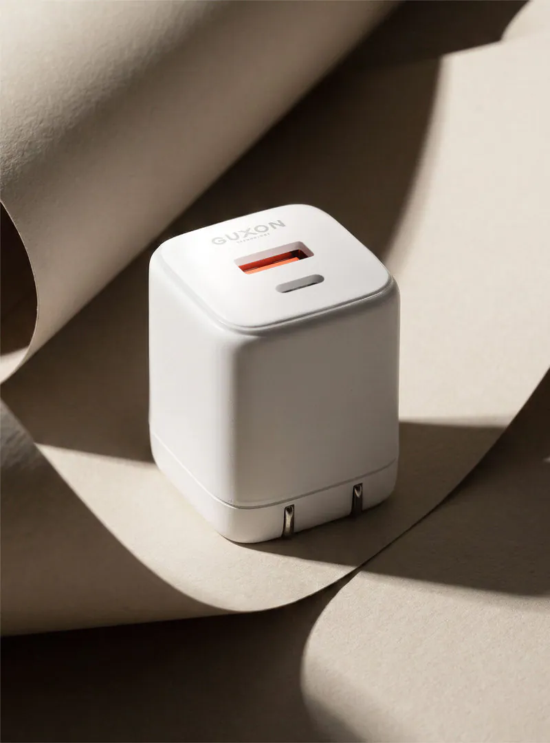 GUXON Q CHARGE 30W 氮化鎵雙孔快充頭｜迷你摺疊設計 全球通用電壓
