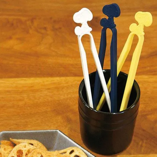 現貨＆發票🌷日本製 日本 史努比 KITTY 糊塗塌客 造型 零食夾🌷不沾手 食物夾 snoopy 夾子 點心夾 餅乾夾