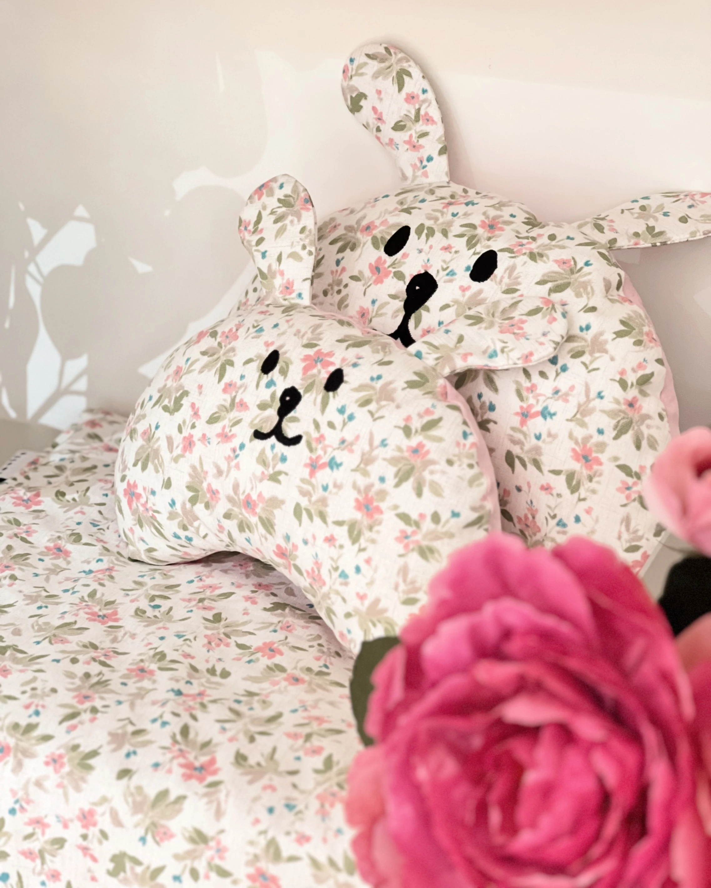 【Taaffe】Hug Me Buggy Pillow Artisan｜工匠系列｜粉紅碎花半月枕