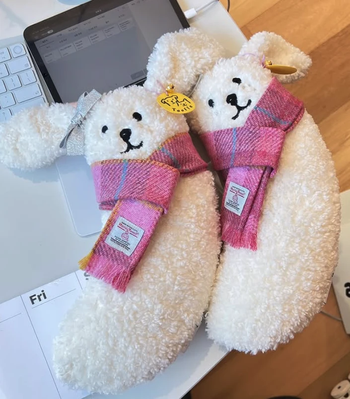 【Taaffe】Hug My White Bunny Pillow｜展廳系列｜毛絨兔兔枕(圍巾)