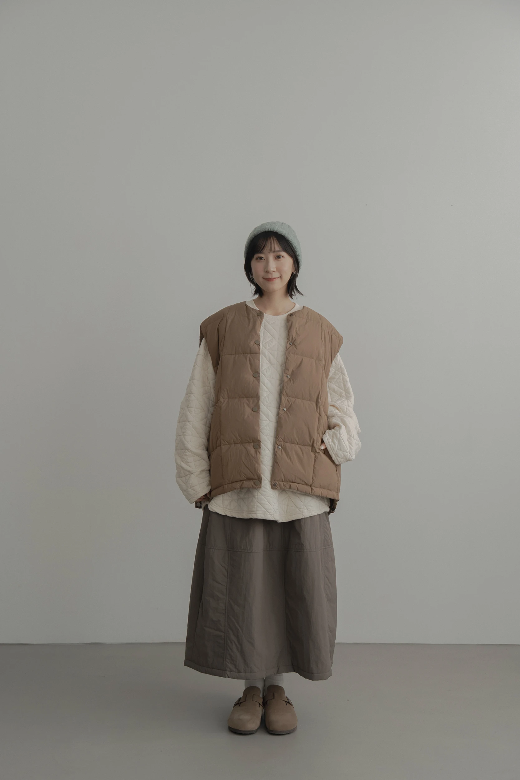 5DC43-推し！高見える' 極簡品味戶外感中性格紋羽絨背心(男女皆可) / 5 colors.