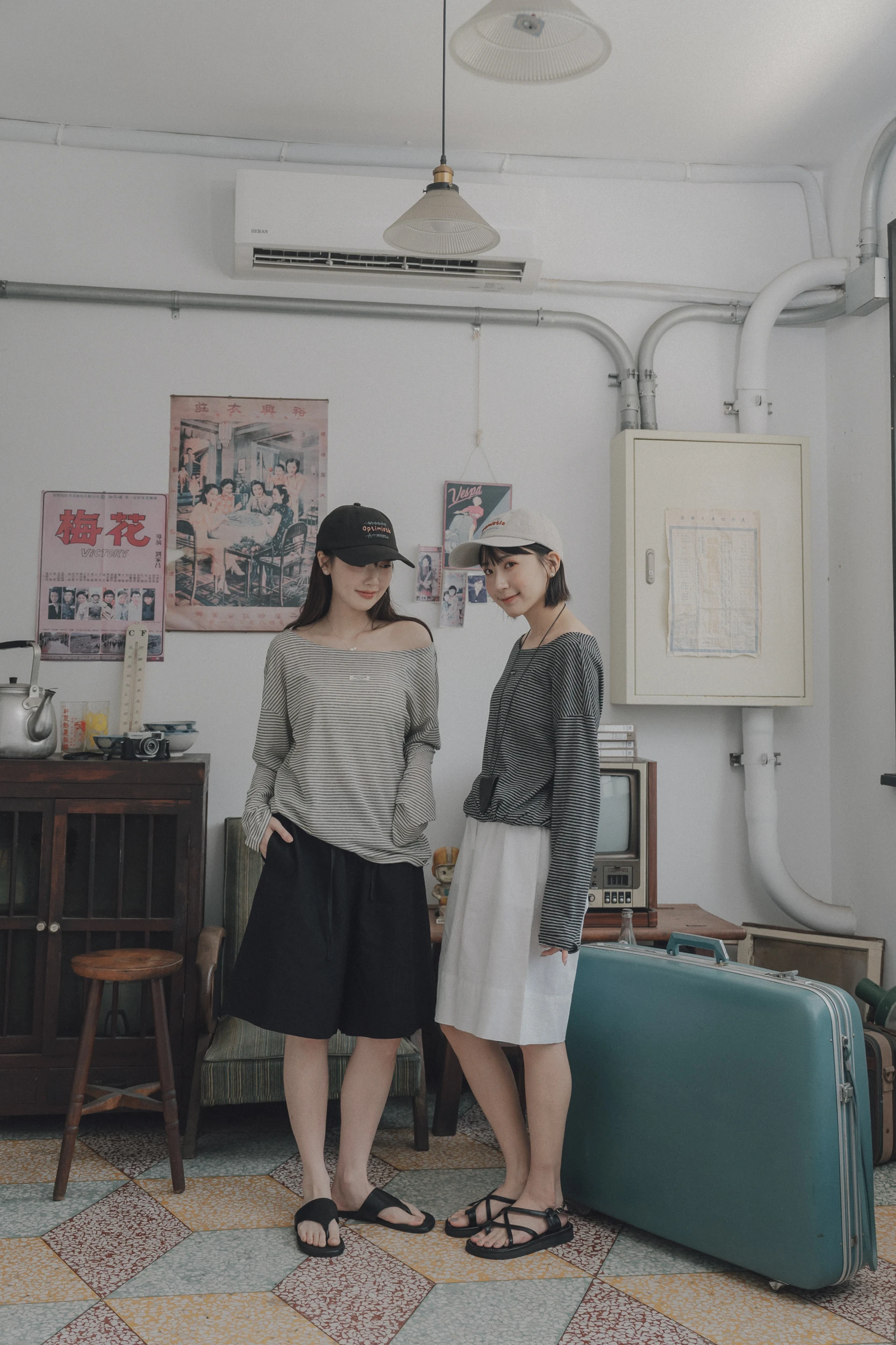 6MA11-気品！active' 小女人味圓領輕薄遮陽條紋T(可拉斜肩) / 2 colors.