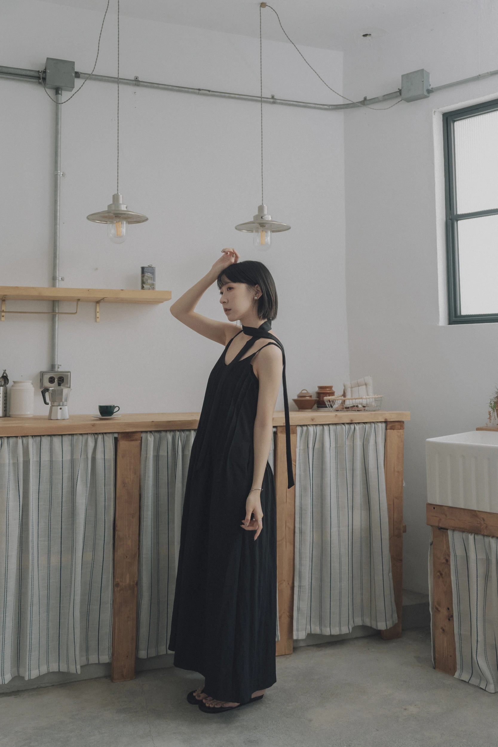 6MA17-上品！推し' 鬆弛美學壓褶設計女神洋裝(附綁帶) / 2 colors.