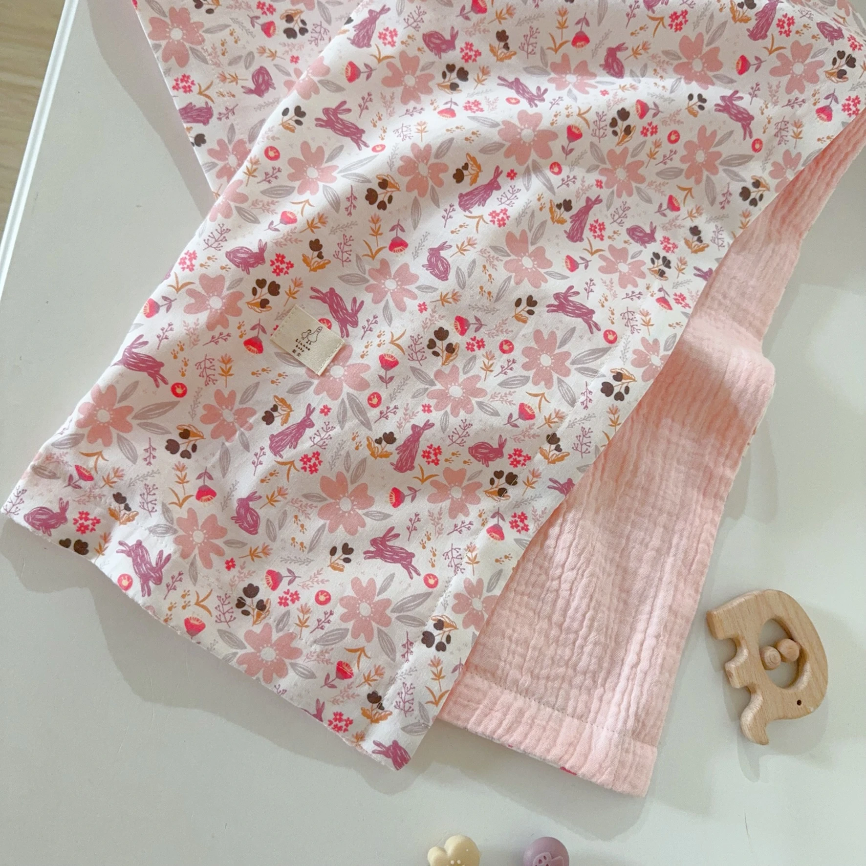 花間粉兔 Floral Bunny Meadow