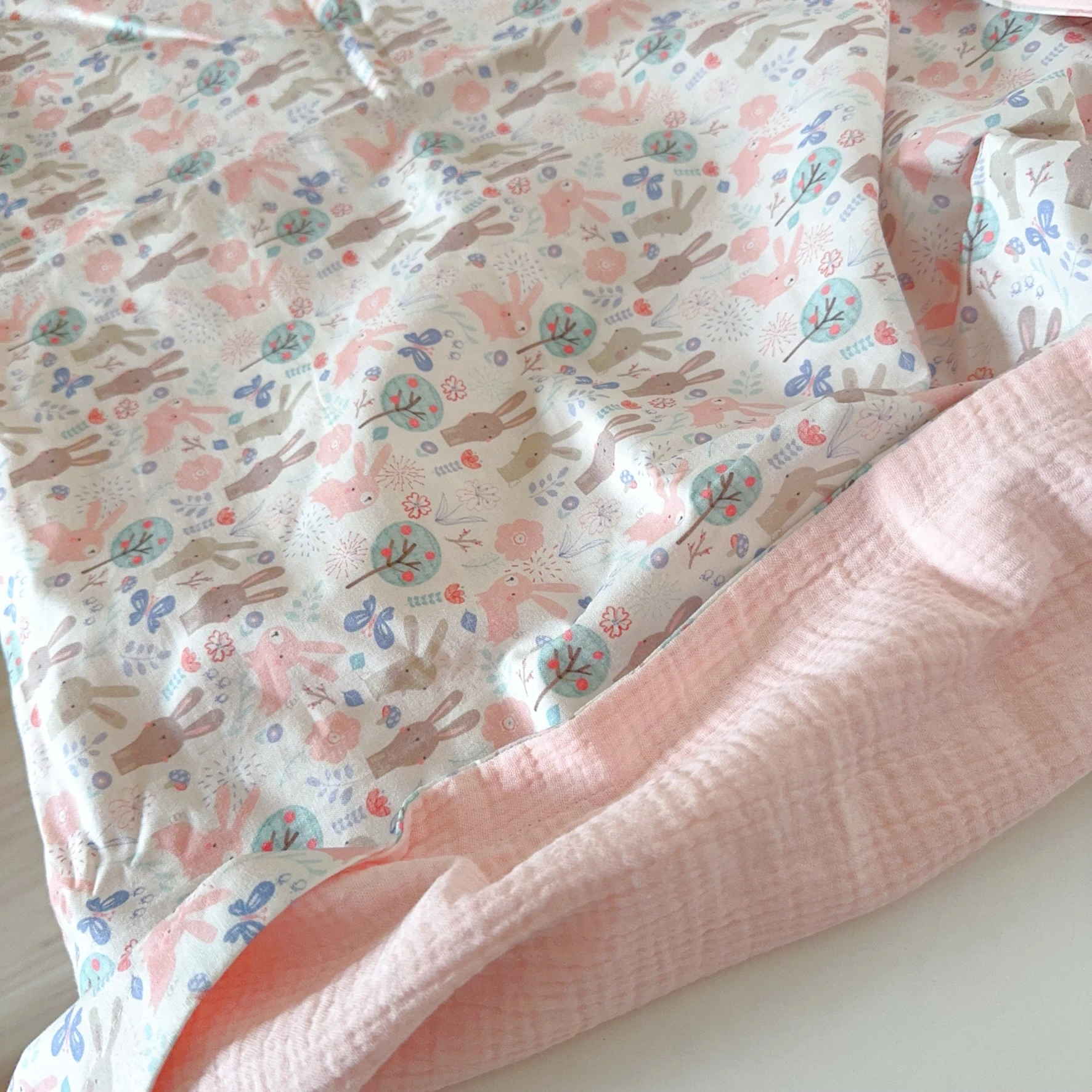 粉灰兔的花草生活 Blush & Grey Bunny Garden  手工嬰幼兒蓋毯
