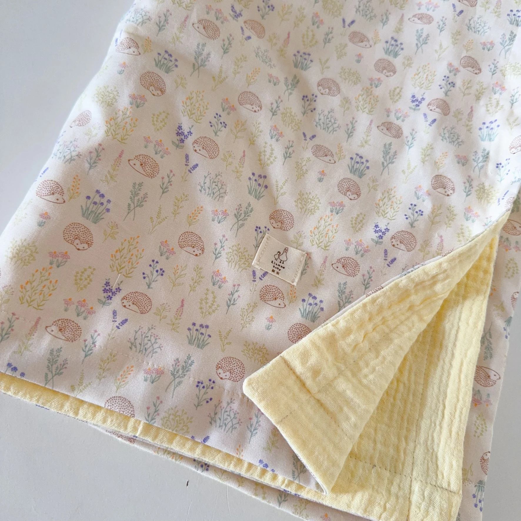 草地刺蝟 Meadow Hedgehogs 手工嬰幼兒蓋毯