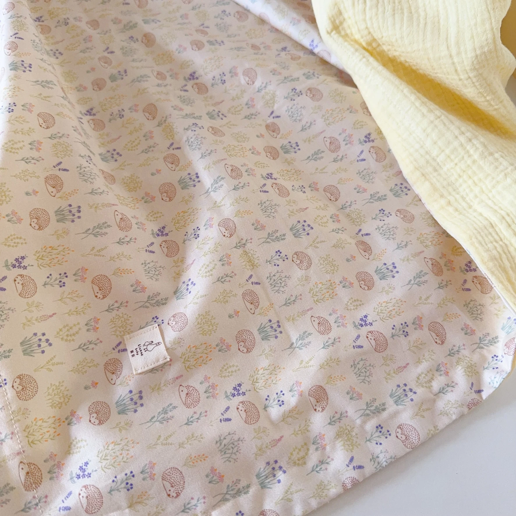 草地刺蝟 Meadow Hedgehogs 手工嬰幼兒蓋毯