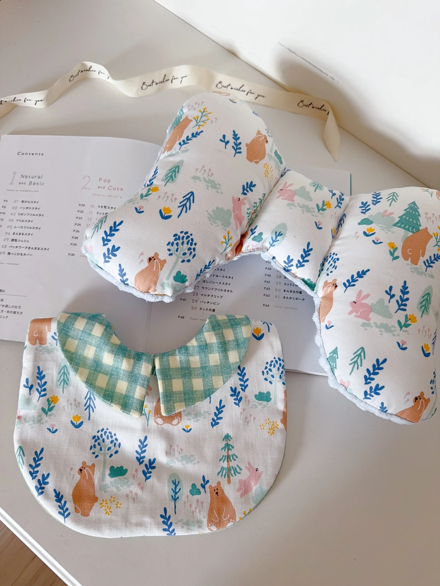 棕熊森林 Forest Bears 手工圍兜 蝴蝶枕 嬰兒禮物