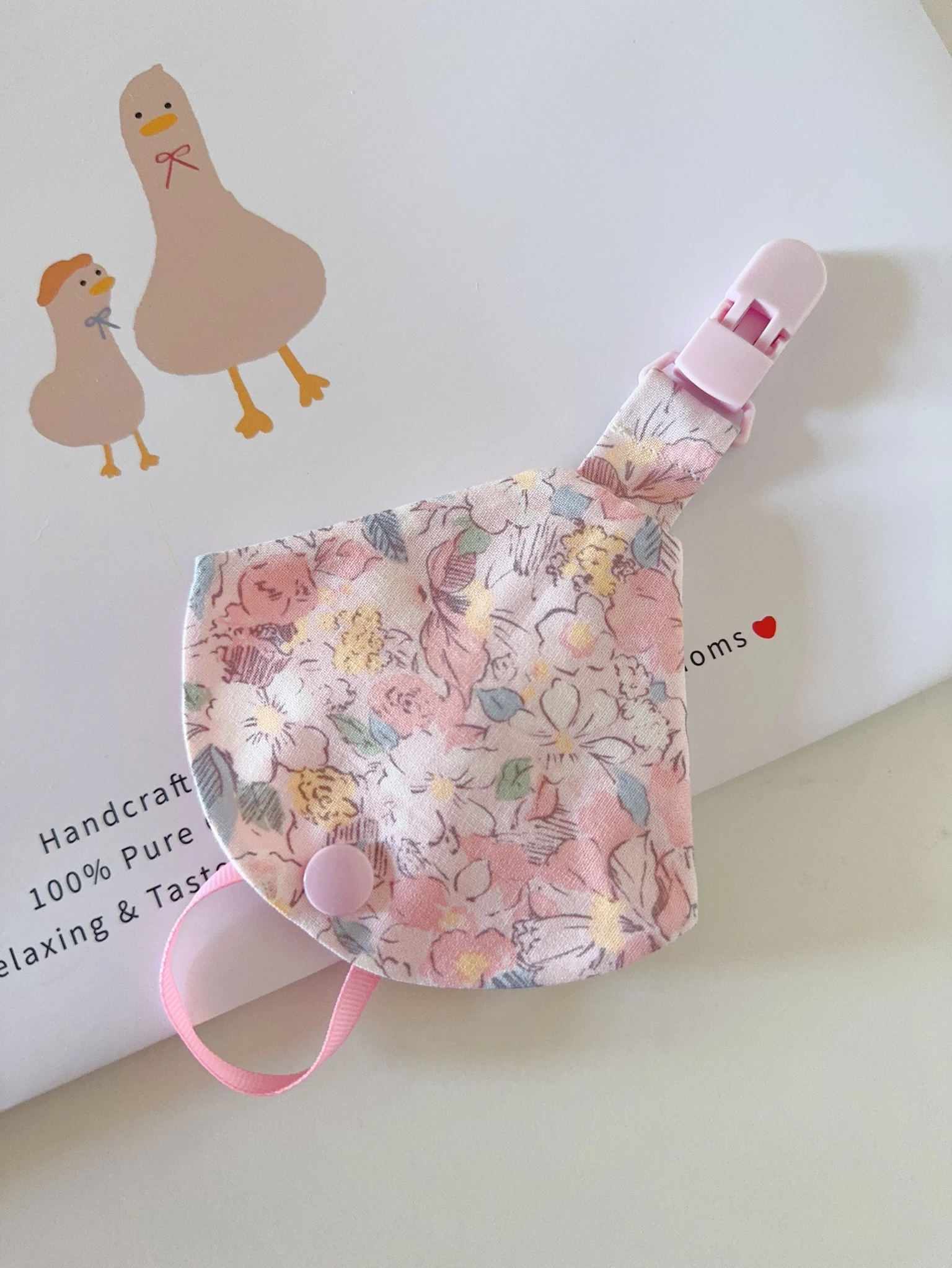 文藝粉碎花 Pastel Bloom 奶嘴鍊套 平安符袋