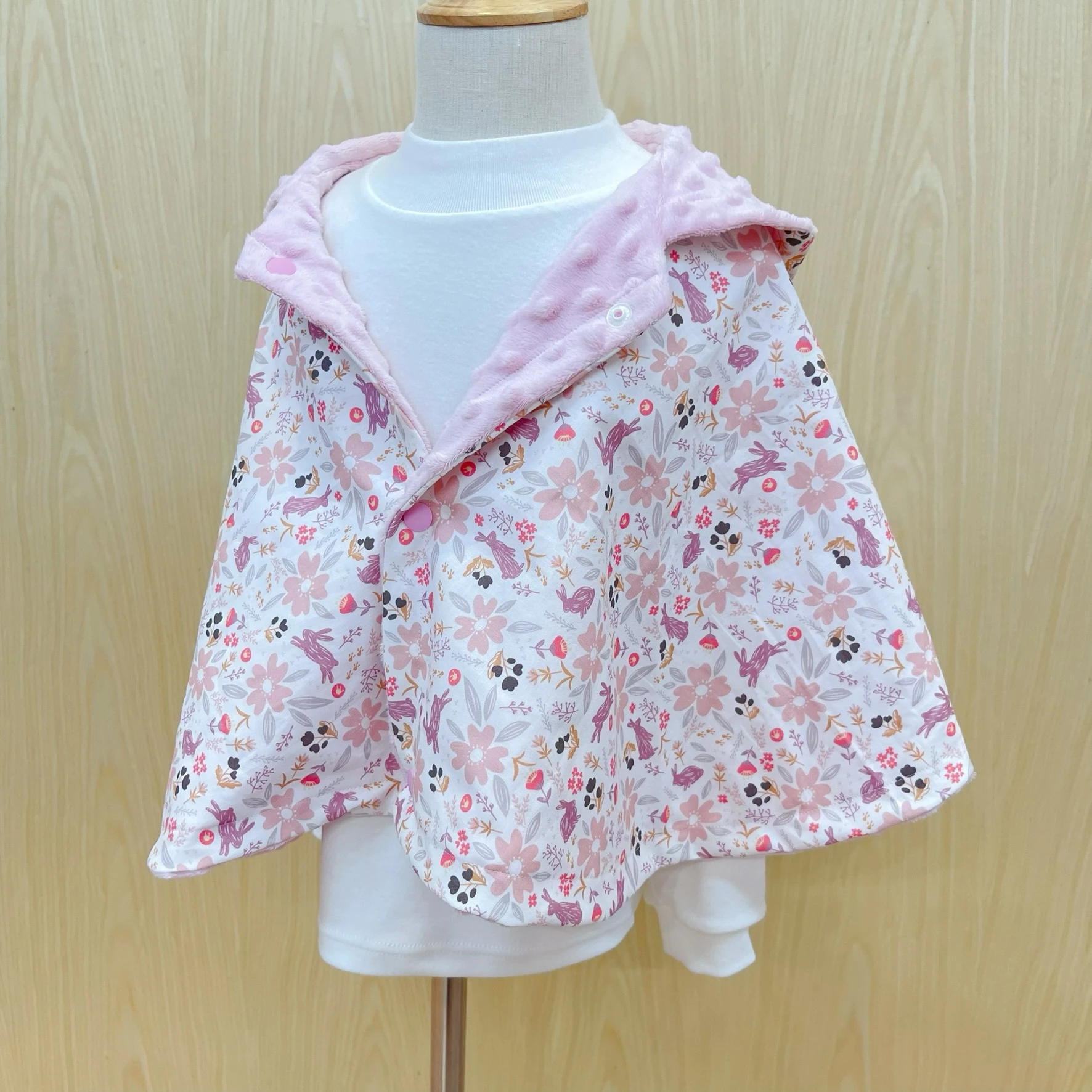 (5天快出) 花間粉兔 Floral Bunny Meadow 手工保暖防風嬰幼兒斗篷披風 (70-130CM可穿)
