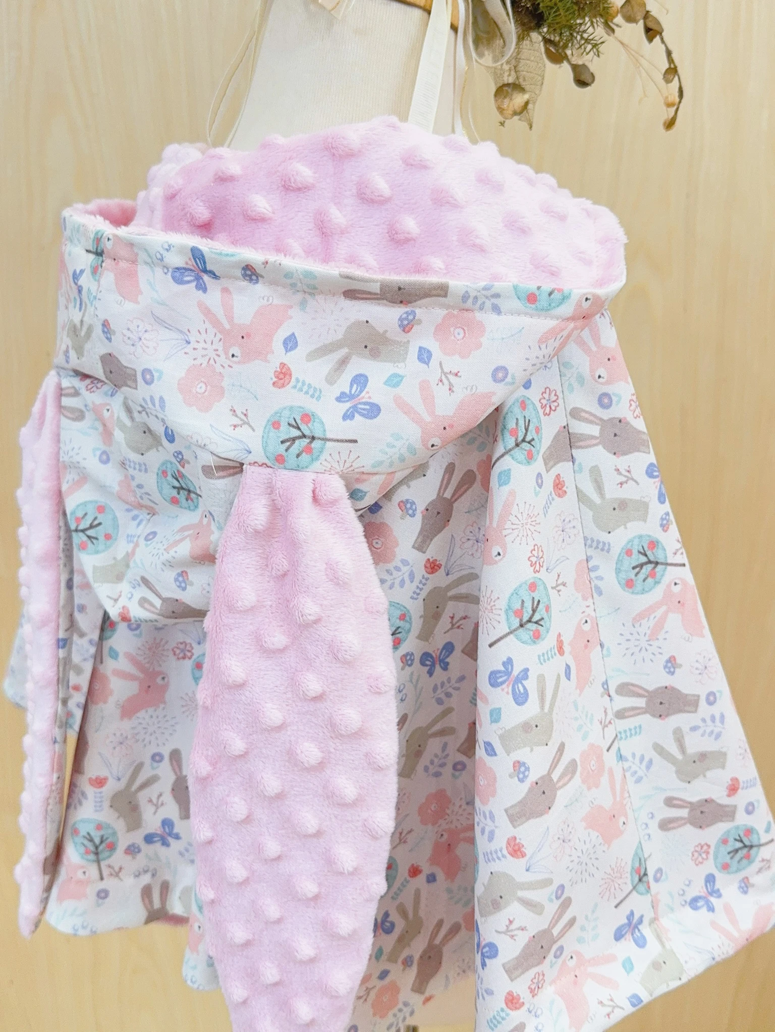 粉灰兔花草生活 Blush & Grey Bunny Garden 嬰兒披風斗篷