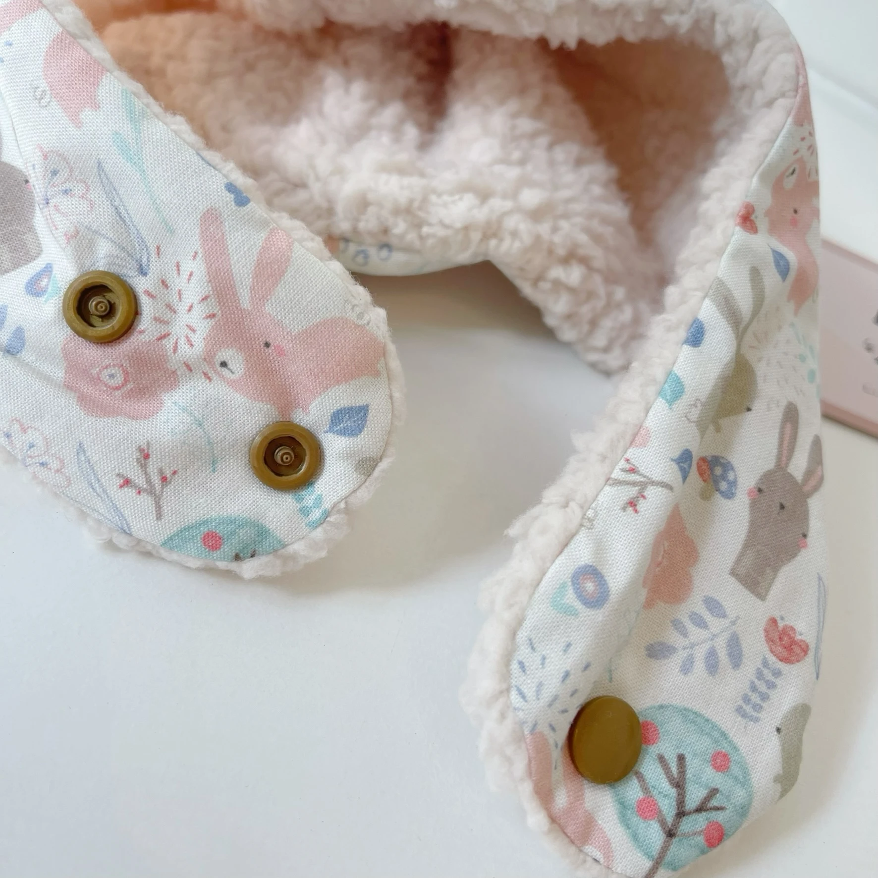 粉灰兔的花草生活 Blush & Grey Bunny Garden 手工嬰幼兒保暖飛行帽