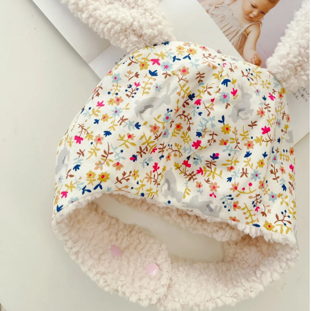 米白花叢兔兔 Ivory Meadow Bunny 手工嬰幼兒保暖飛行帽