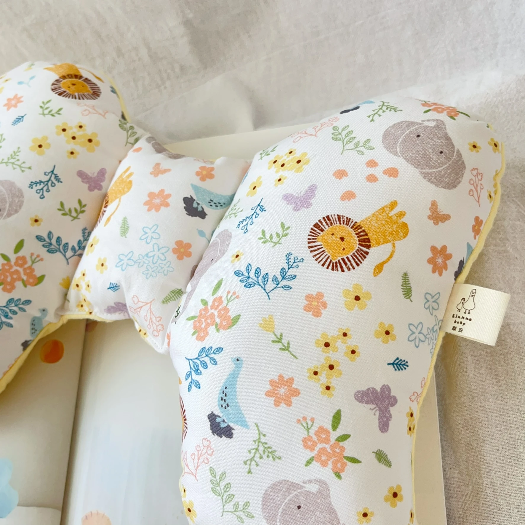 獅子Zoo Joyful Safari 手工寶寶蝴蝶枕 護頸枕