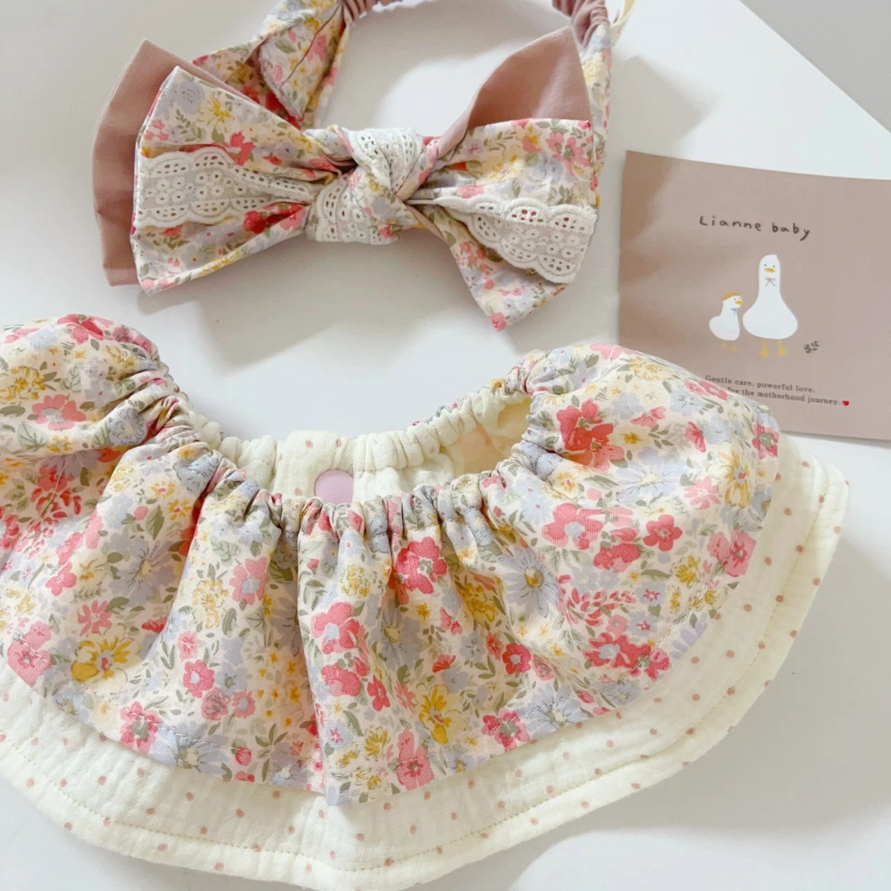 (5天快出)英倫晨曦花園 Morning Bloom in London Garden 荷葉圍兜+寶寶髮帶 baby shower gifts