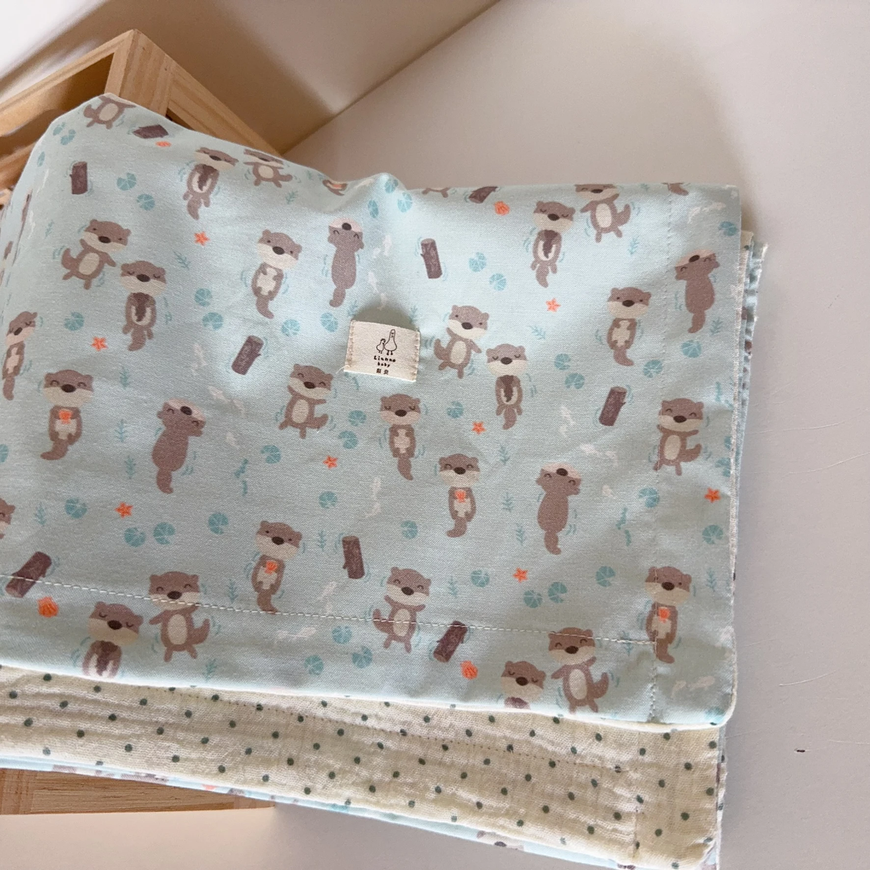 (布料10月初到貨)水獺悠遊 Otter Drift & Dream 手工嬰幼兒蓋毯