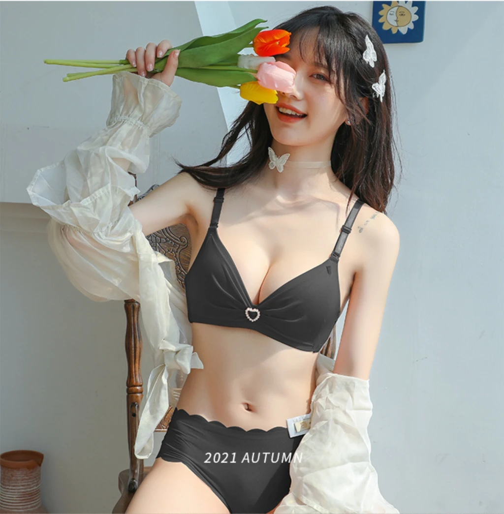 日式心型超舒適無痕無鋼圈內衣(黑)