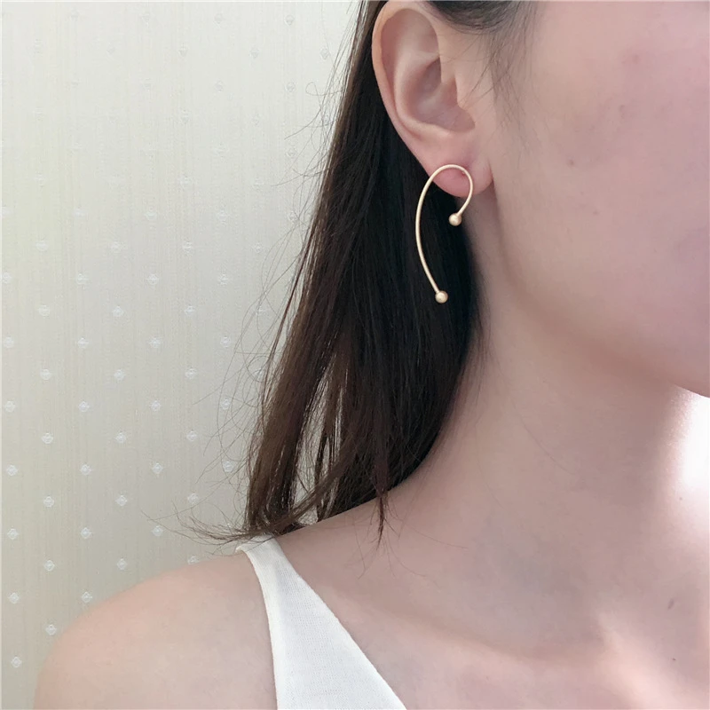 不對稱曲線耳環