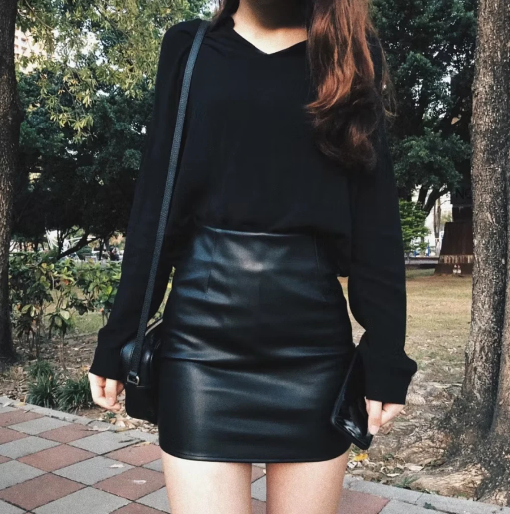 高腰包臀霧面皮裙