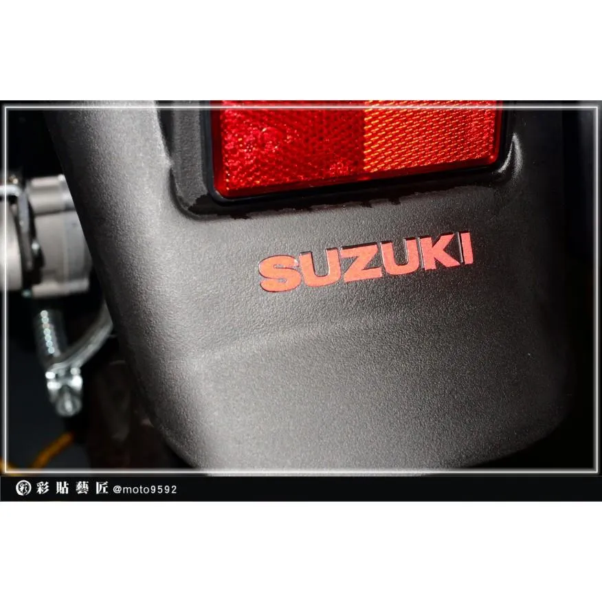 彩貼藝匠 SUI 125／Saluto（通用）後擋板字體 3M反光貼紙 拉線設計 裝飾 機車貼紙