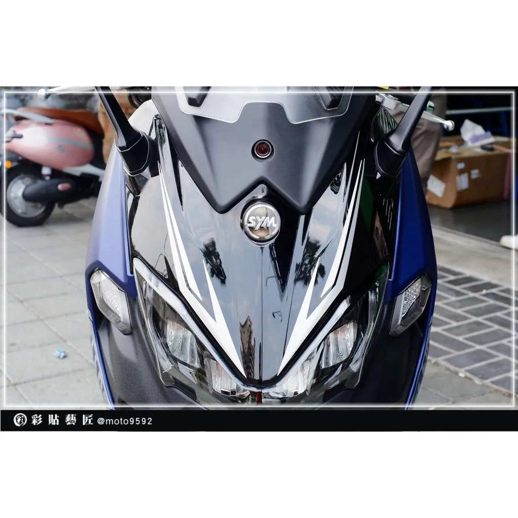 彩貼藝匠 TL 500／TL 508（通用）大盾拉線 A025（一對）3M反光貼紙 ORACAL螢光貼 拉線設計 裝飾