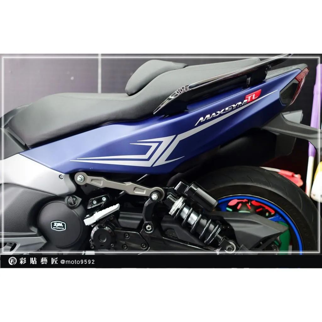 彩貼藝匠 TL 500／TL 508（通用）後車殼拉線 A020（一對）3M反光貼紙 ORACAL螢光貼 拉線設計 裝飾