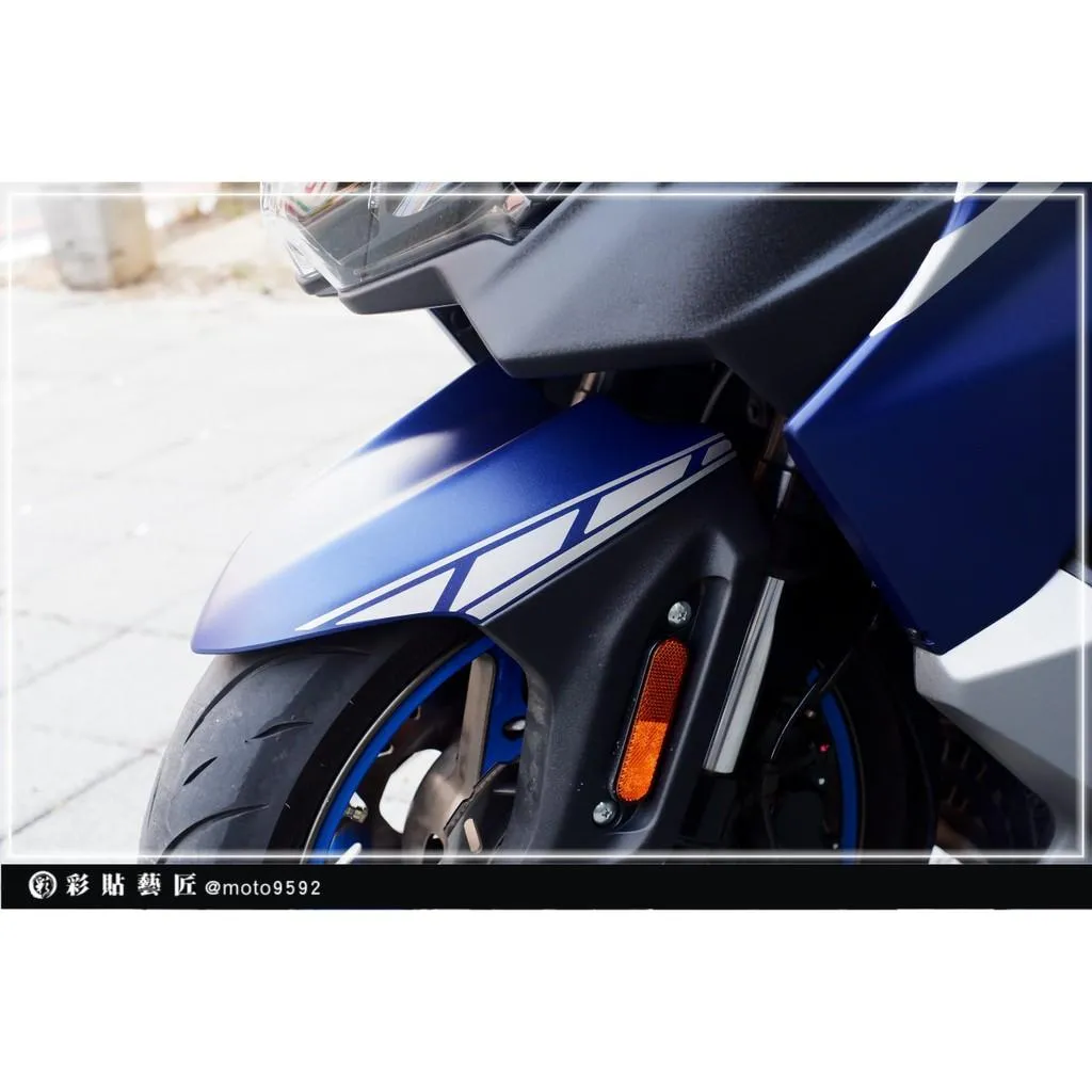 彩貼藝匠 TL 500／TL 508（通用）前土除拉線 A006（一對）3M反光貼紙 ORACAL螢光貼 拉線設計 裝飾