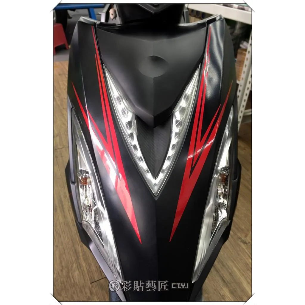 彩貼藝匠 VJR 125 正面板 拉線A13（一對）3M反光貼紙 ORACAL螢光貼 拉線設計 裝飾 機車貼紙 車膜