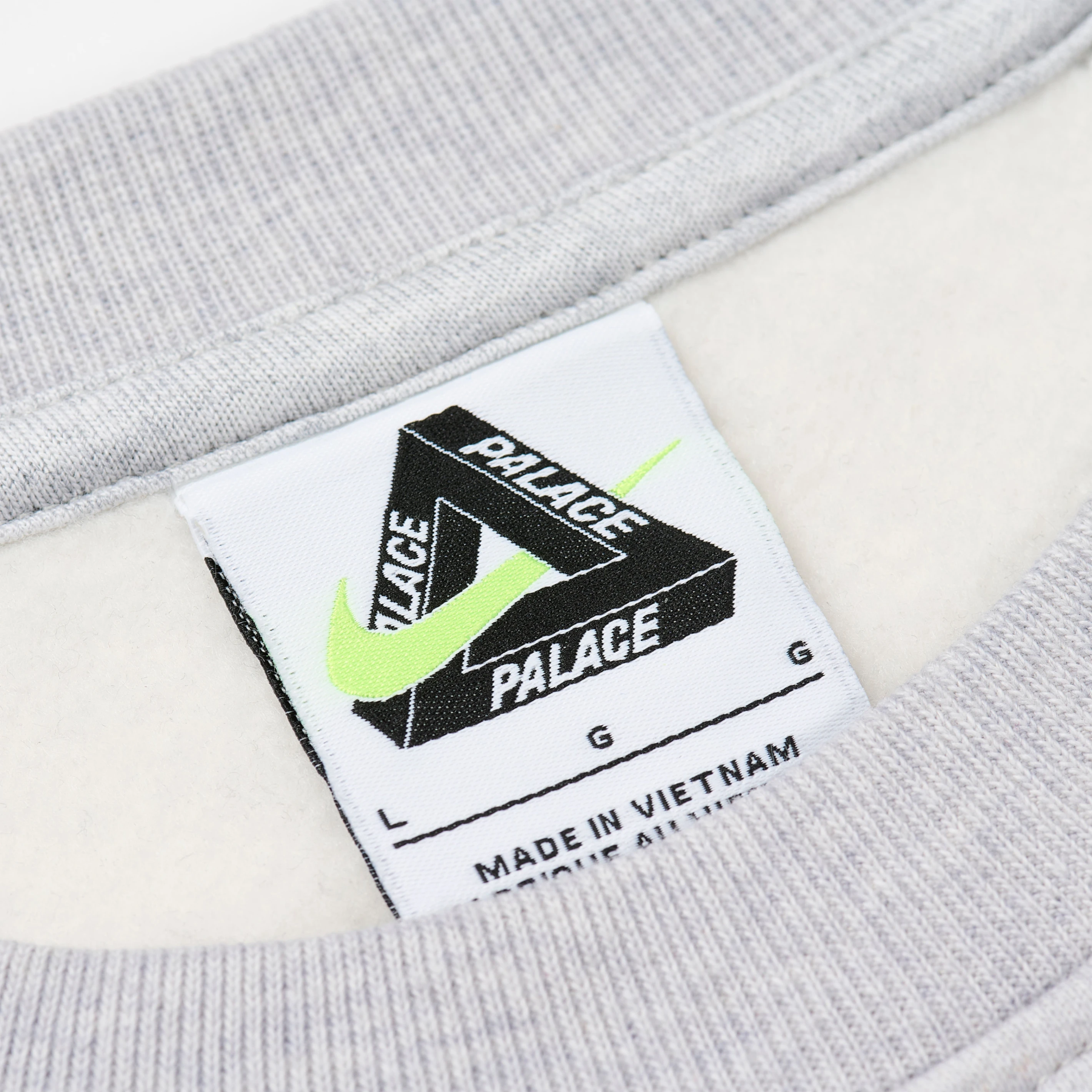 PALACE NIKE TOTAL P90 CREW ｜GREY MARL | Benec潮流服飾