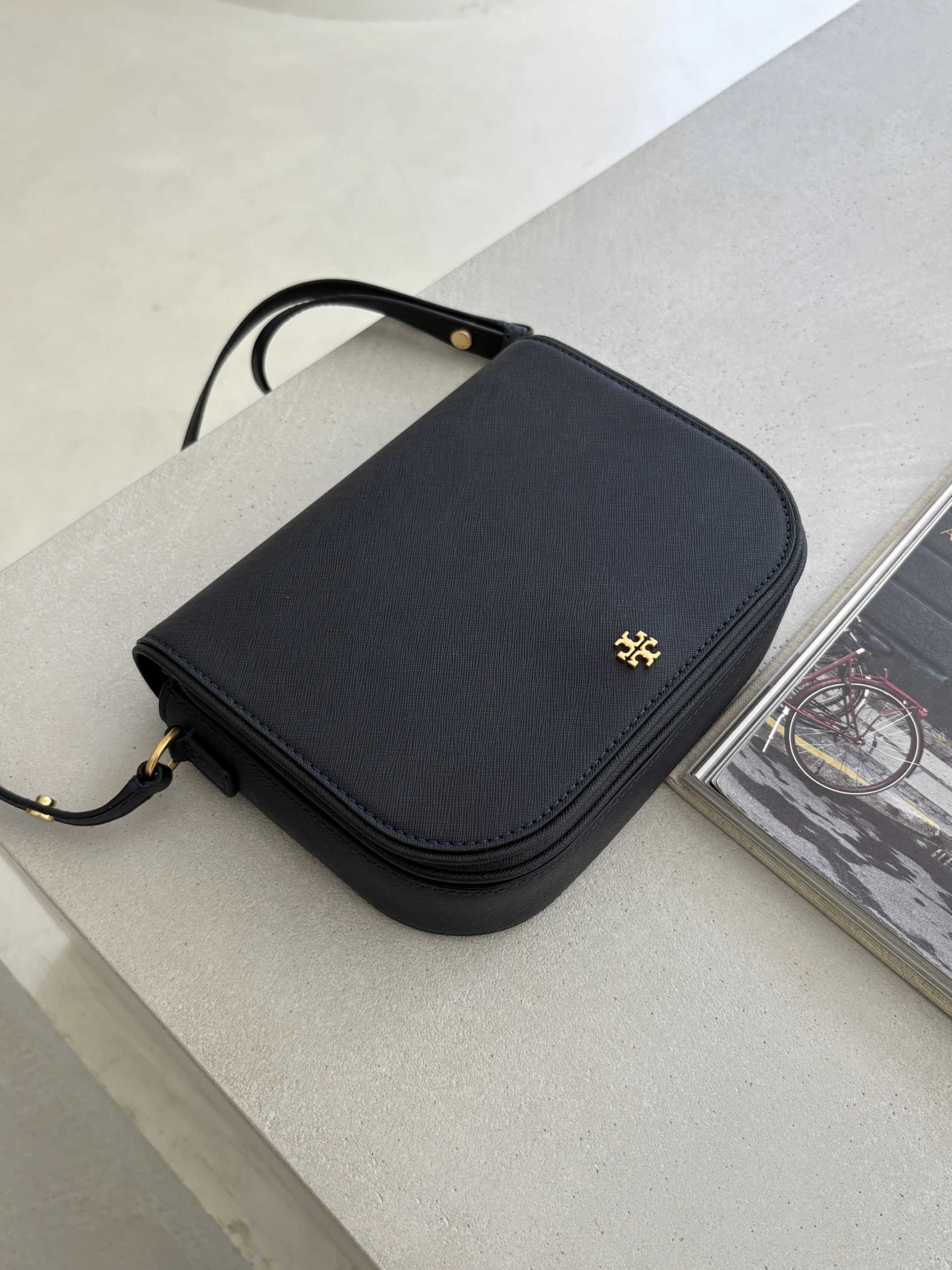Tory burch Emerson馬鞍包(深藍）