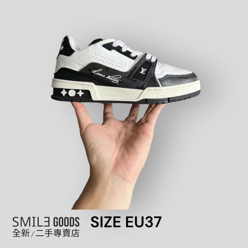 [SMILE] lv trainer 黑白浮雕