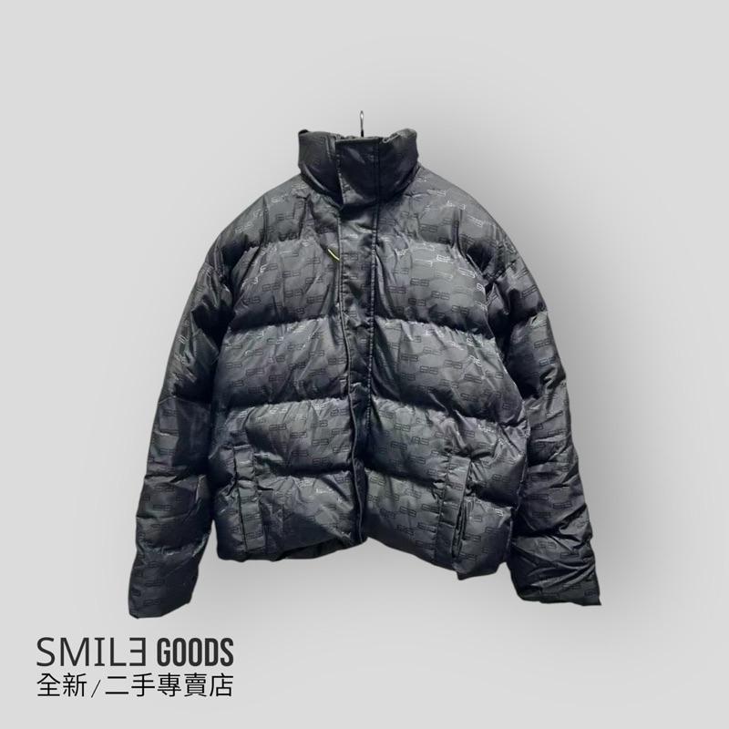 [SMILE] Balenciaga 2023fw暗紋滿logo鎖扣黑色羽絨服