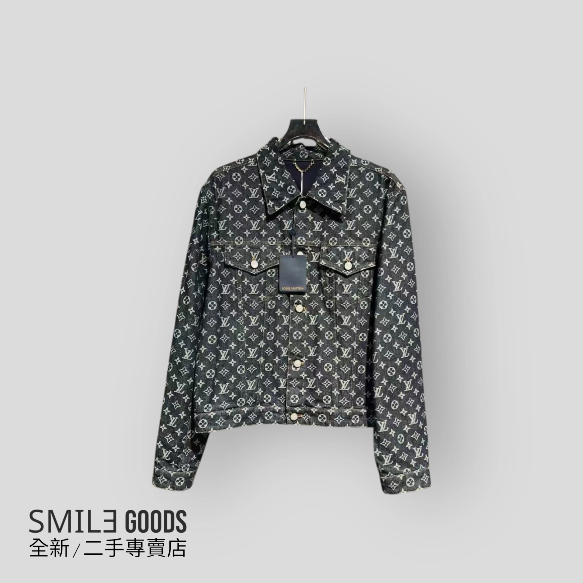 [SMILE] Louis Vuitton x Timberland滿logo牛仔白紐扣外套