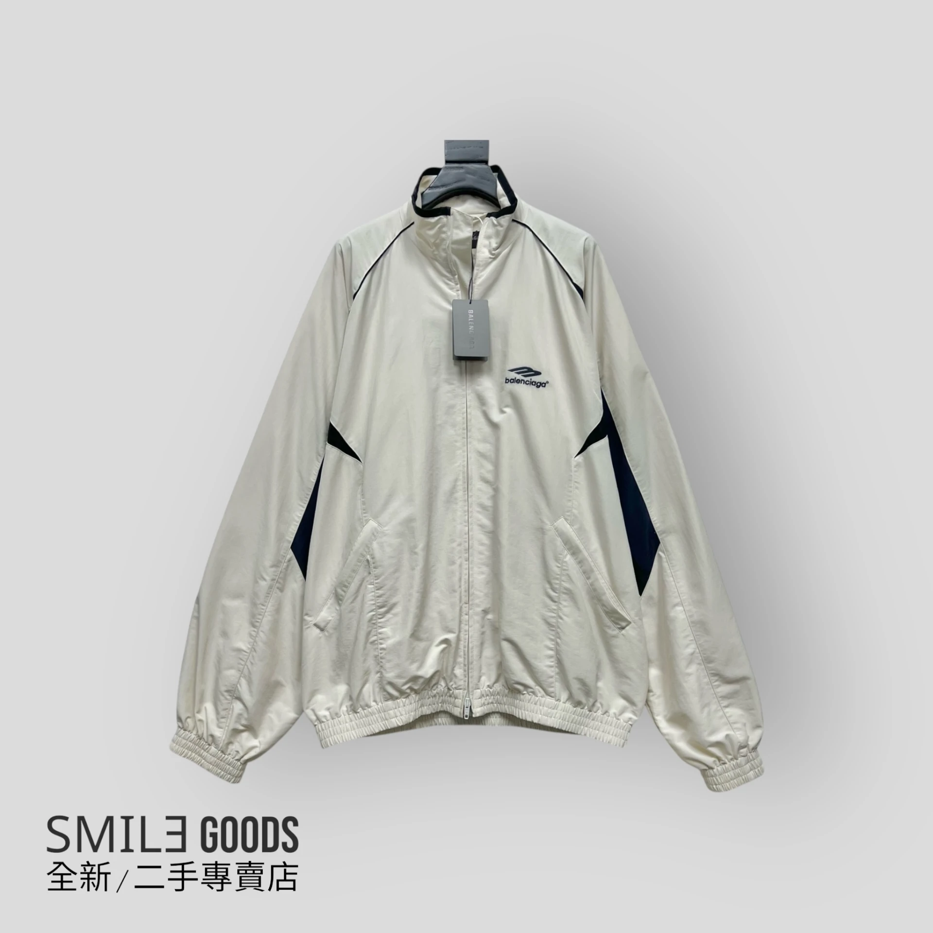 ［SMILE] BALENCIAGA 巴黎世家 米白黑拼接 3Bsports刺繡Logo校服夾克