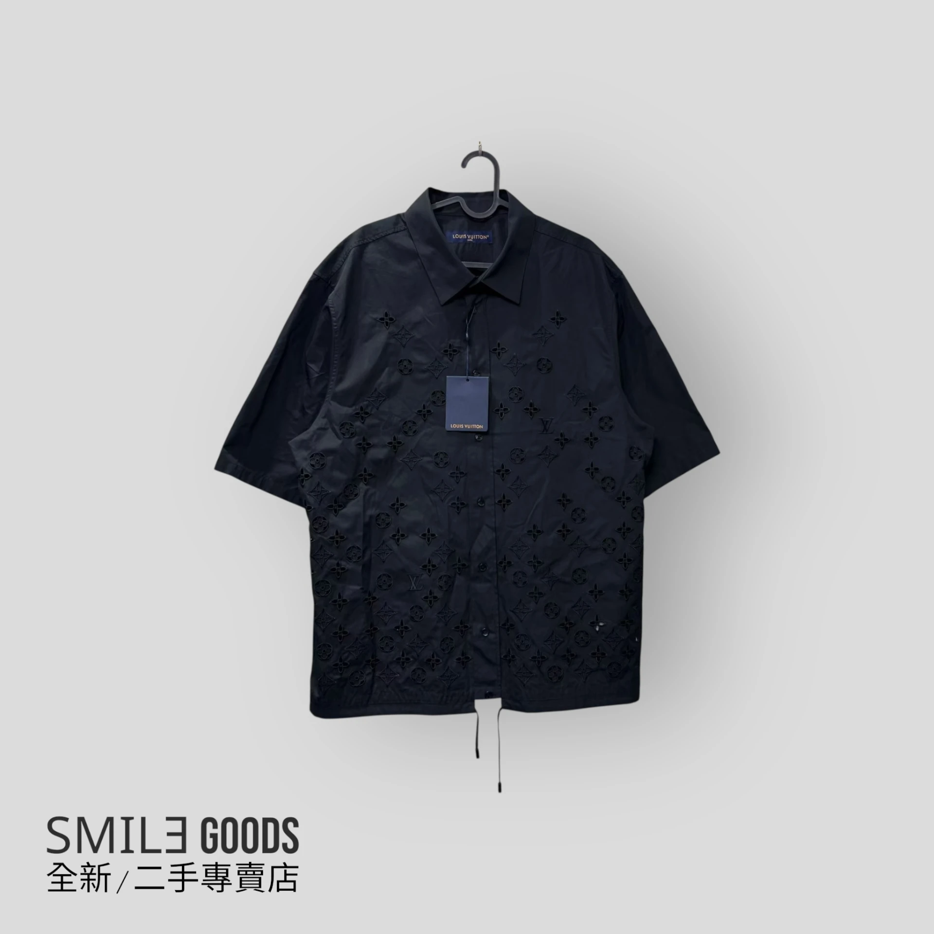 [SMILE] LOUIS VUITTON LV 黑色鏤空滿logo短袖襯衫