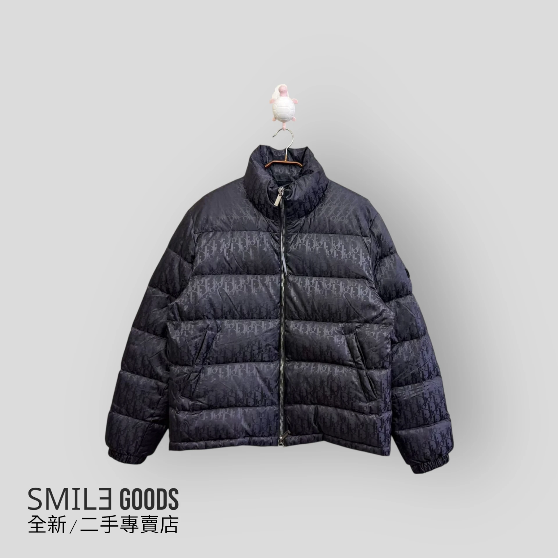 [SMILE] DIOR 煙燻色滿logo羽絨外套