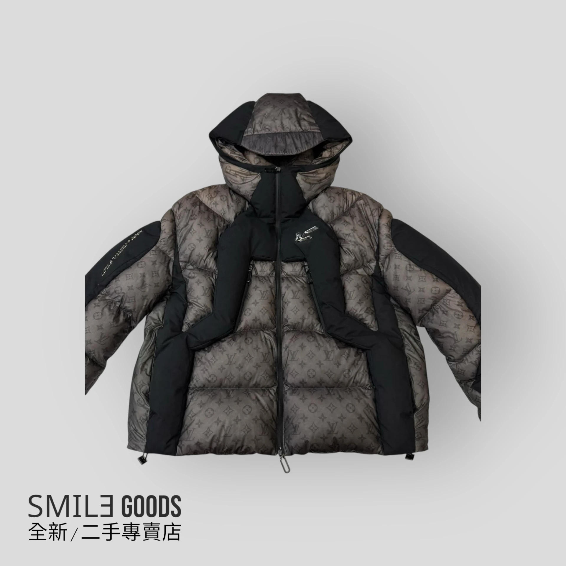 ［SMILE] Louis Vuitton LV 2054系列 黑灰色溫感羽絨外套