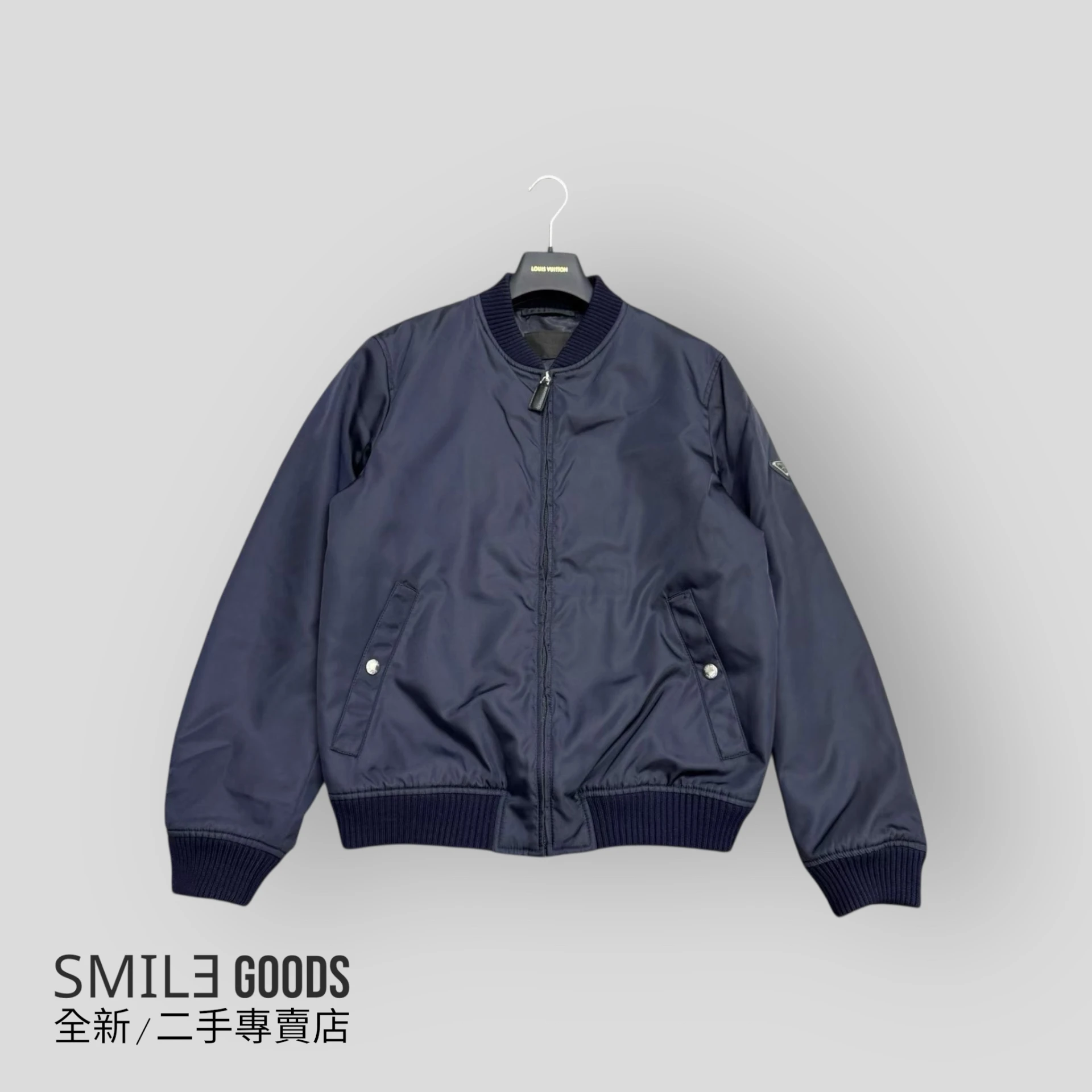 ［SMILE] Prada 經典鐵標棉服夾克