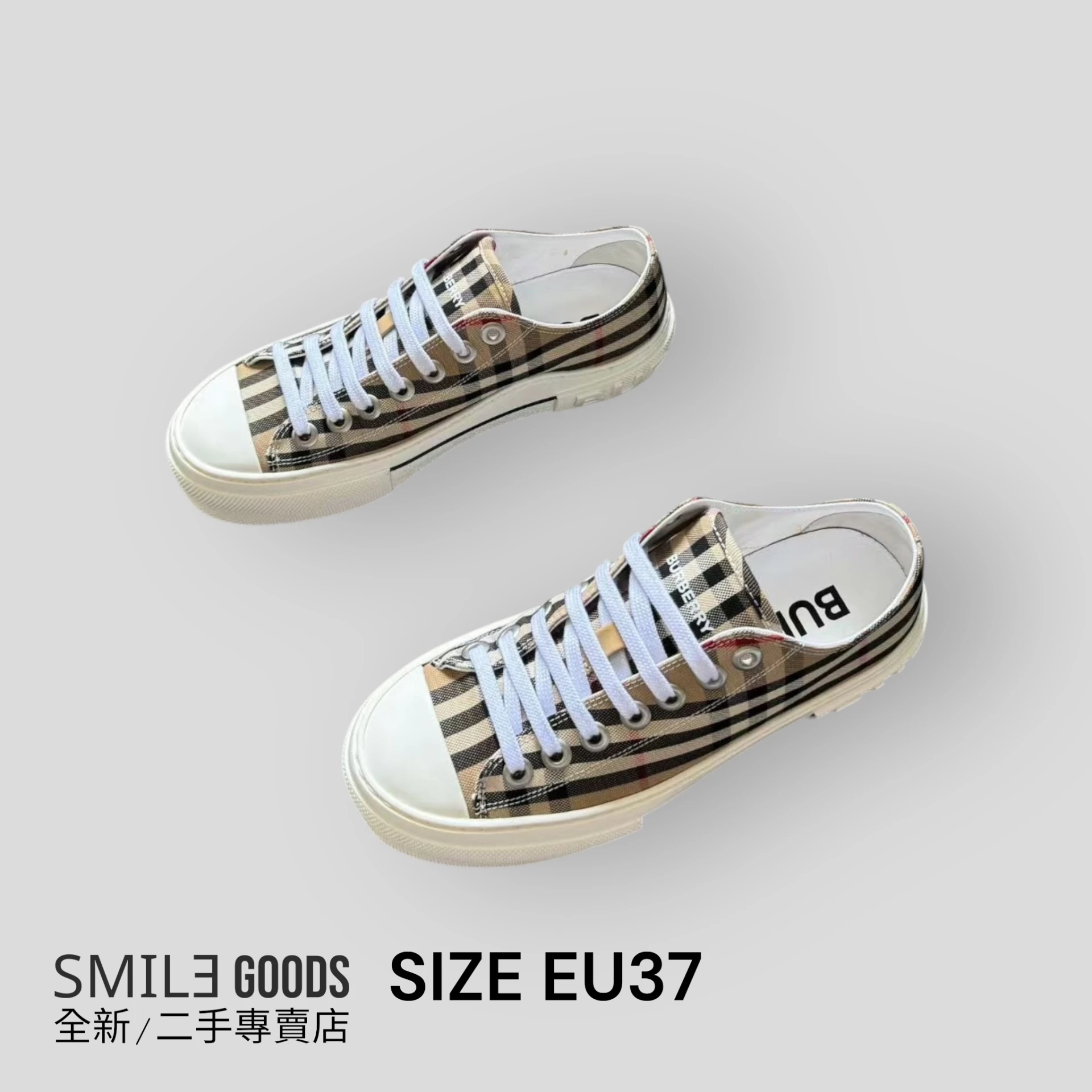 ［SMILE]Burberry 格紋板鞋