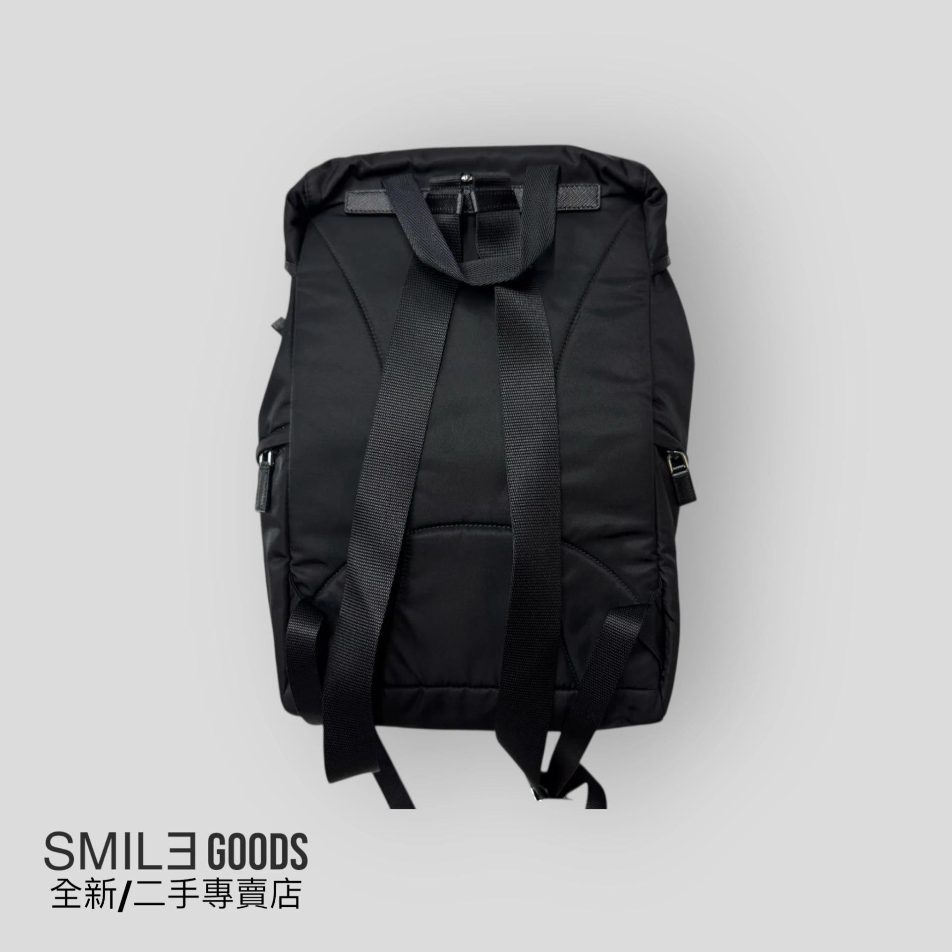［SMILE] PRADA 黑色尼龍雙肩包