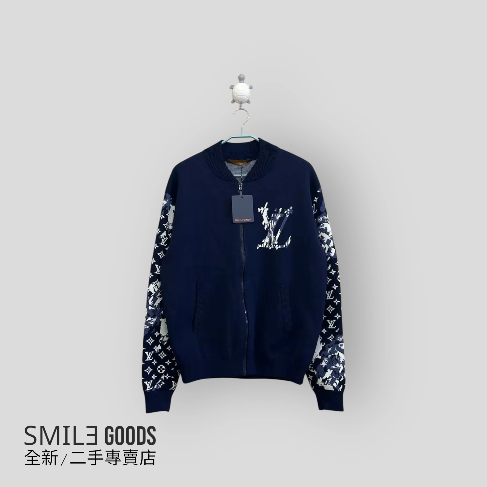 ［SMILE] LOUIS VUITTON LV 新款手臂飛鴿滿logo棒球夾克