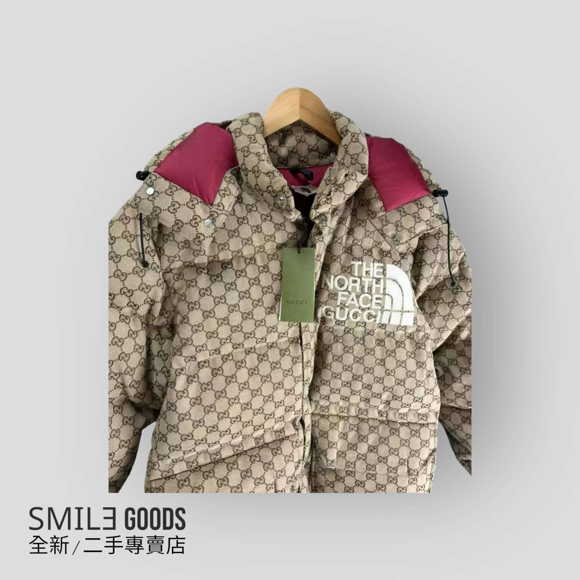 [SMILE] Gucci x The North Face卡其色滿logo刺繡羽絨外套