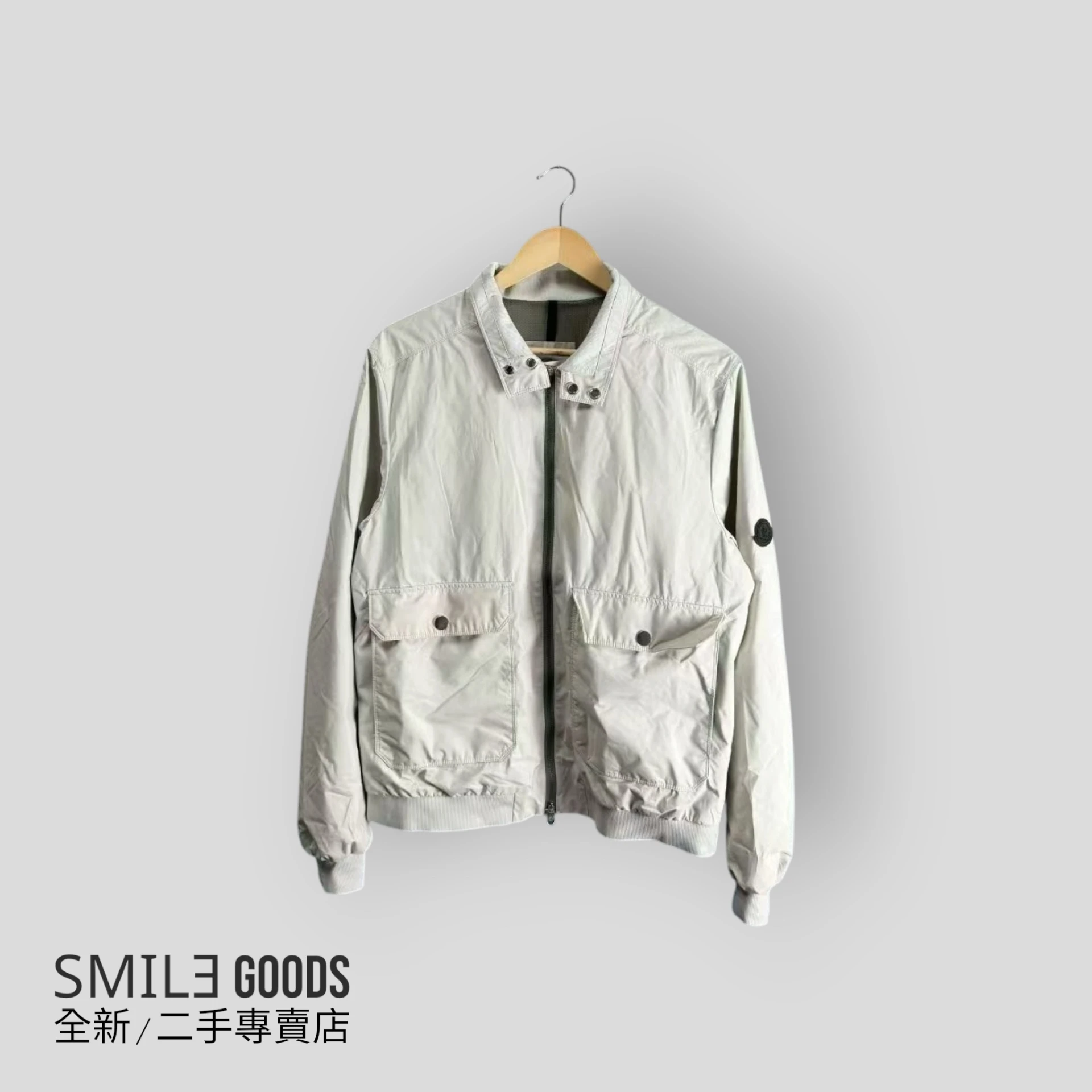 [SMILE] Moncler灰白色科技拉鍊夾克