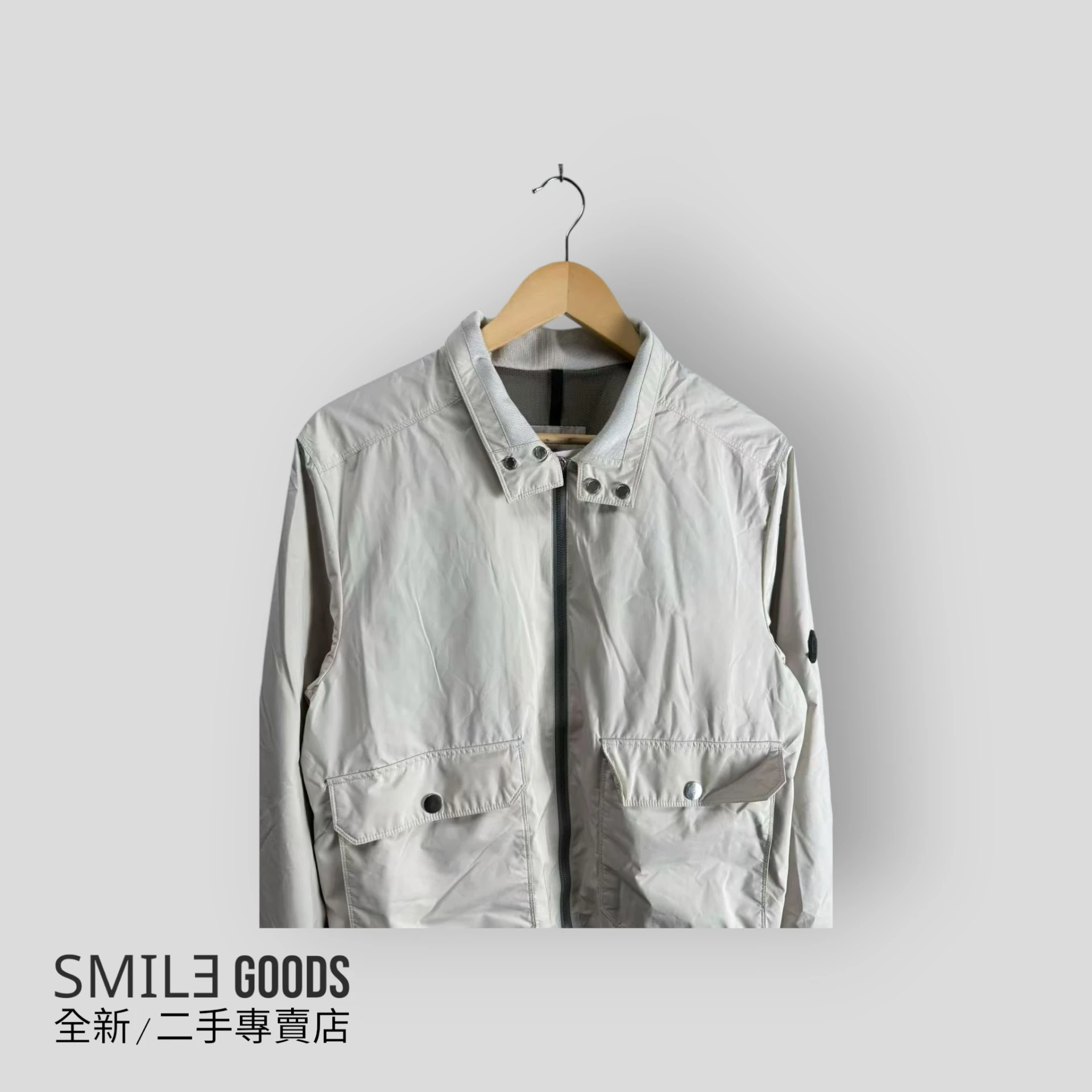 [SMILE] Moncler灰白色科技拉鍊夾克