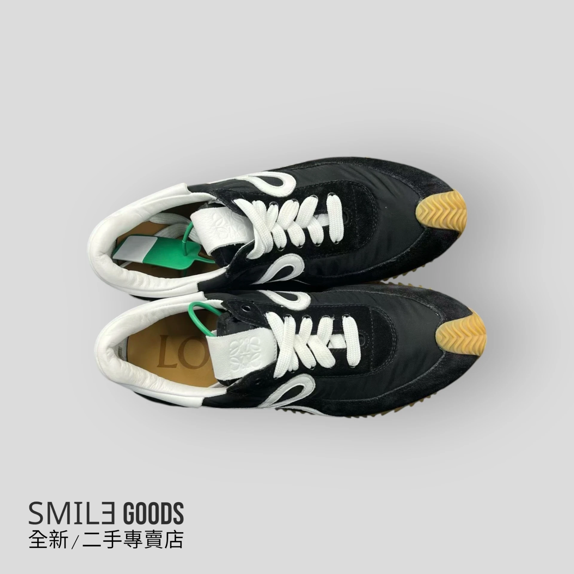 [SMILE]Loewe runner 黑白系帶德訓鞋