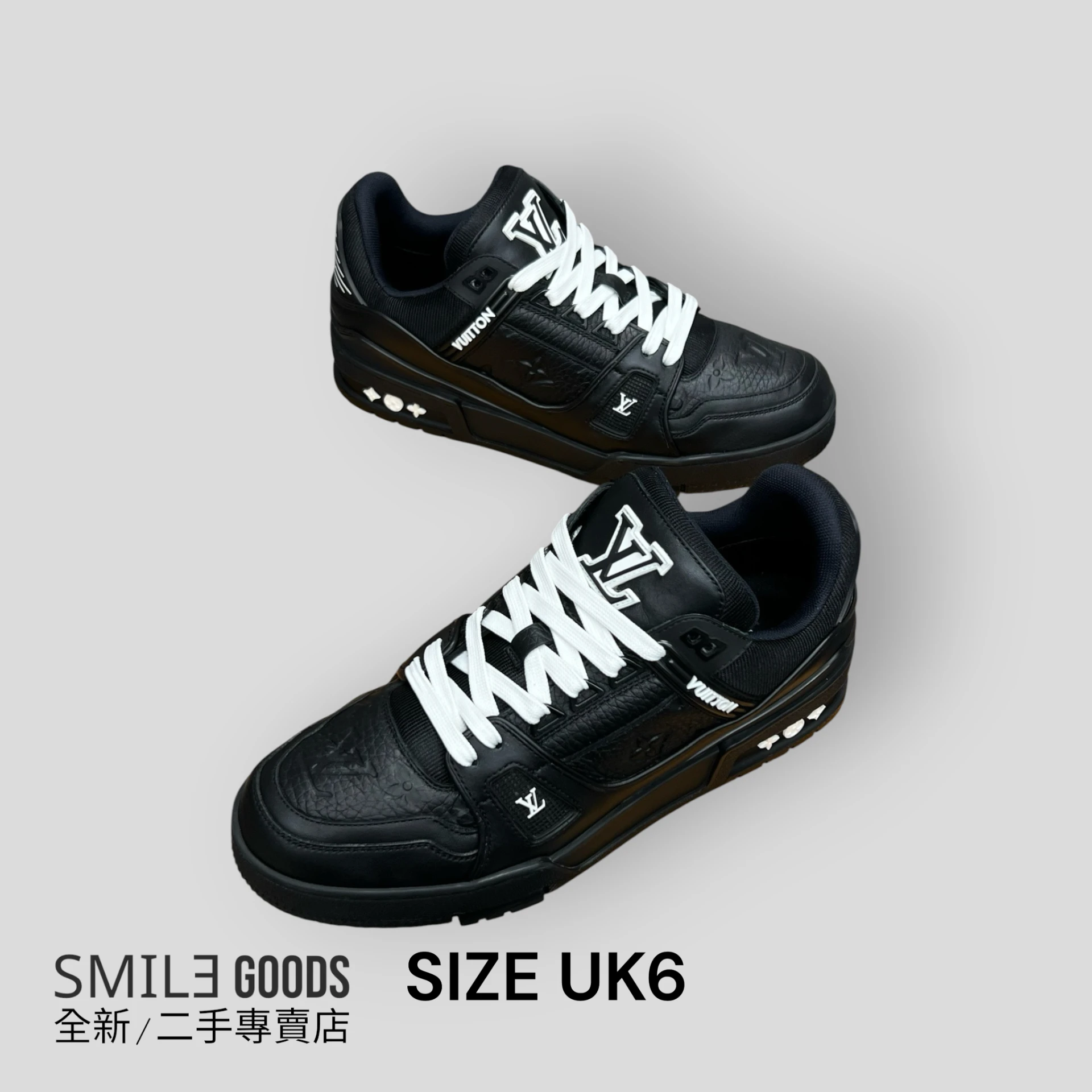[SMILE]Louis Vuitton LV TRAINER 浮雕 黑武士